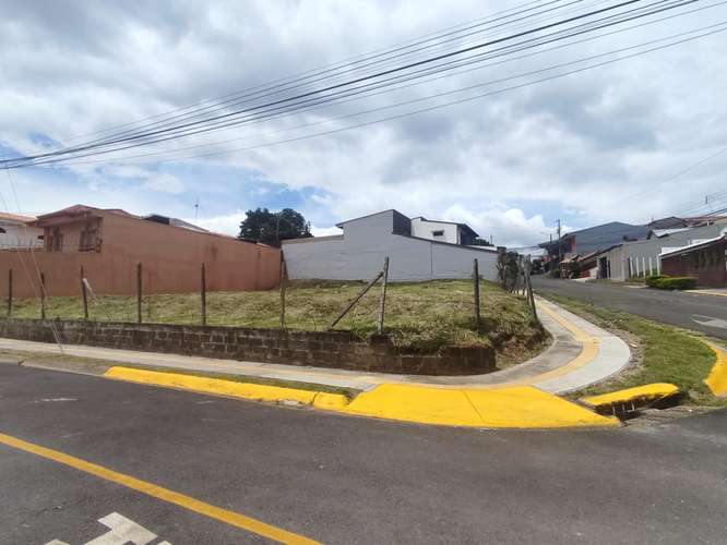 Preciosos lotes en Heredia Res Ma.Auxiliadora Uso de suelo para aptos