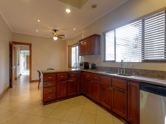 VENTA O ALQUILER DE CASA DE UNA PLANTA EN BOSQUES DE LINDORA - Imagen 13