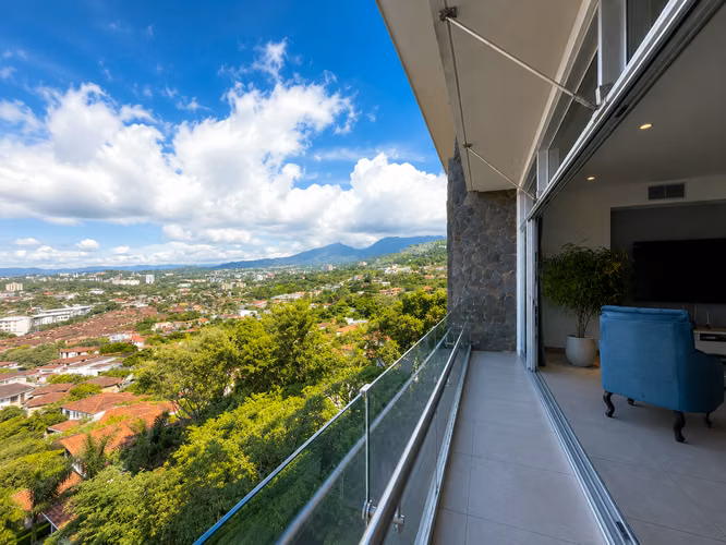 VENTA DE APARTAMENTO EN CONDOMINIO CERRO ALTO, ESCAZÚ - Imagen 6