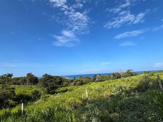 LOTE A UNOS CUANTOS PASOS DEL MAR | MARBELLA: 9,730 m² junto a Playa Frijolar y TikiHut - ESPECTACULAR VISTA AL MAR