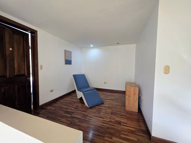  Alquiler Casa de lujo totalmente amueblada| Laureles de Escazú