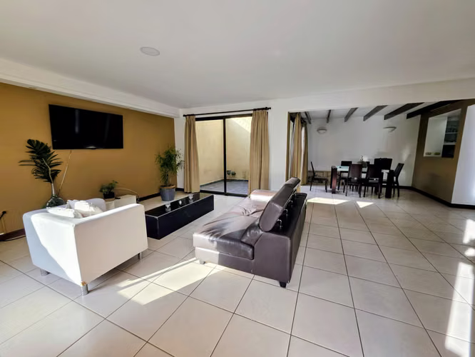  Alquiler Casa de lujo totalmente amueblada| Laureles de Escazú