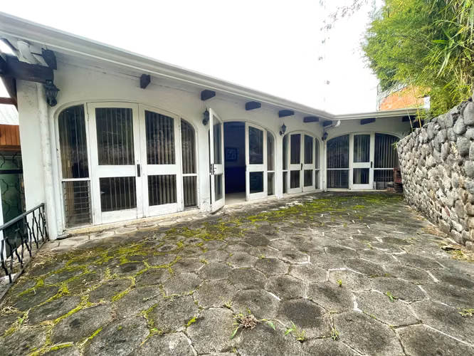 SE VENDE GRAN PROPIEDAD CON USO MIXTO EN LOS YOSES! P633