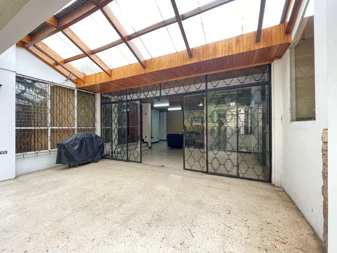 SE VENDE GRAN PROPIEDAD CON USO MIXTO EN LOS YOSES! P633