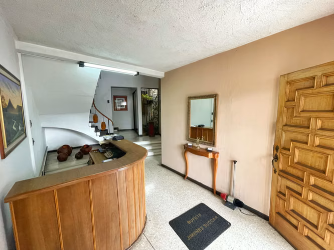 SE VENDE GRAN PROPIEDAD CON USO MIXTO EN LOS YOSES! P633