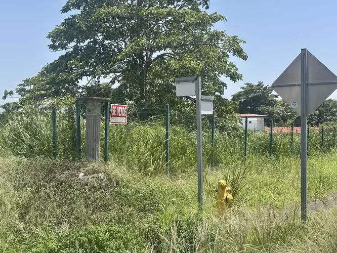 Se Vente hermoso lote esquinero en Santa Ana