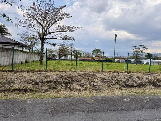 Se Vente hermoso lote esquinero en Santa Ana