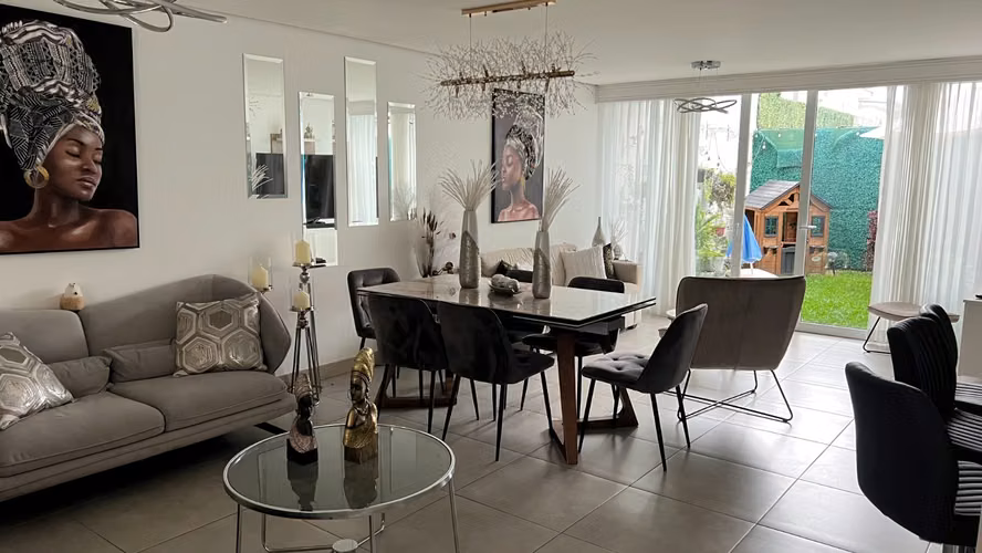 Venta de Casa en Condominio, Guachipelín, Escazú. 6059