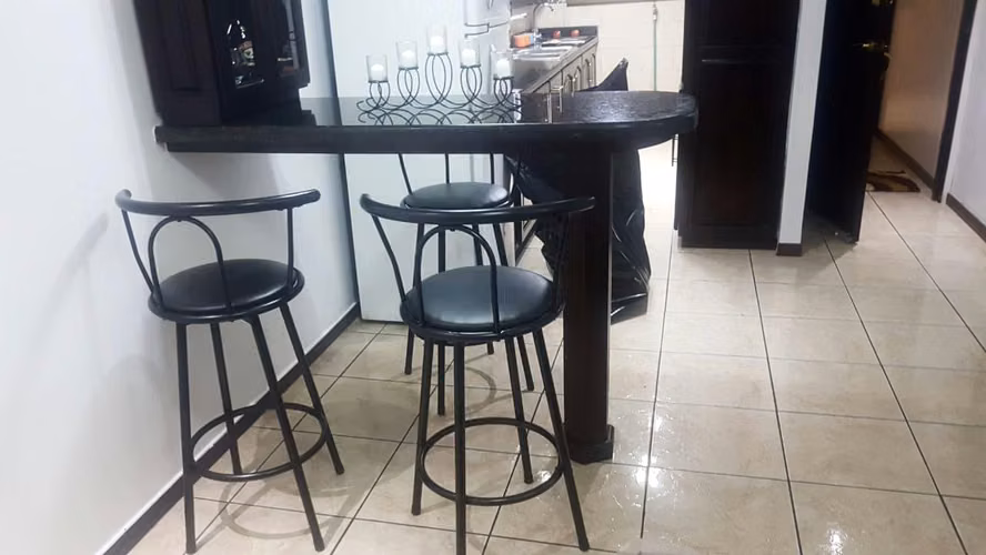 Apartamento en Condovilla, detrás Multicentro Desamparados, San José