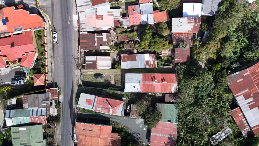 Venta de propiedad con lote y 3 Apartamentos Dulce Nombre Cartago-04 - Imagen 17