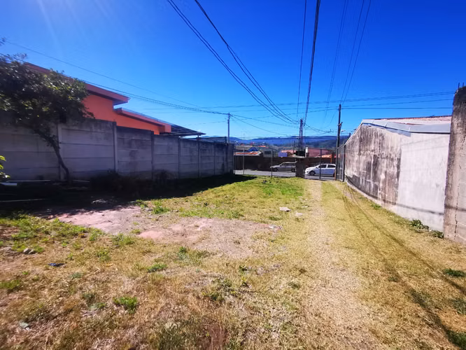 Venta de propiedad con lote y 3 Apartamentos Dulce Nombre Cartago-04 - Imagen 5