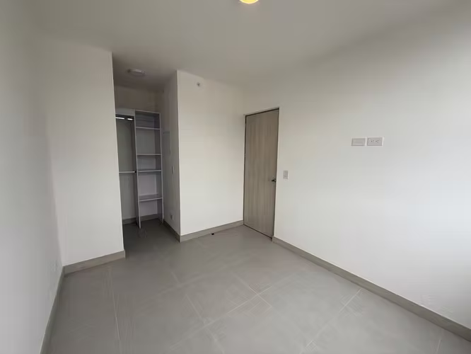 APARTAMENTO CON LINEA BLANCA 2 HABITACIONES EN SKYHOUSE ESTRENAR - Imagen 8