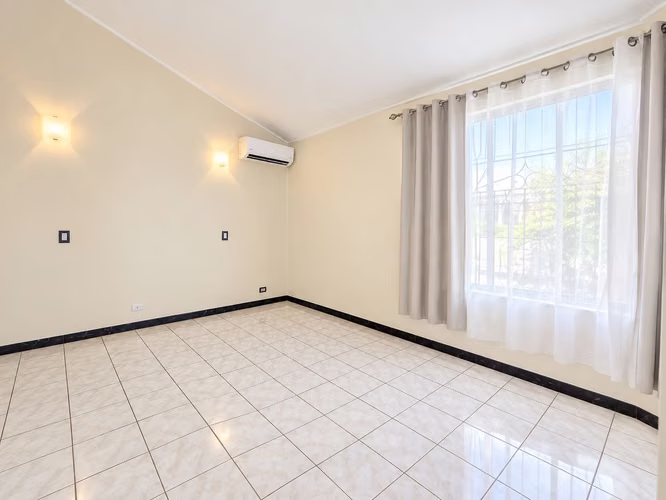 Casa en Venta Santa Ana | Quintas Don Lalo | 409 m² | 3 Hab | 6 Parqueos - Imagen 6