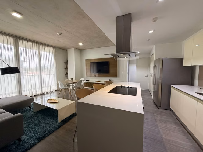 Alquiler de Apartamento Contemporáneo Full Amoblado en Condominio Escazú Village - Imagen 17