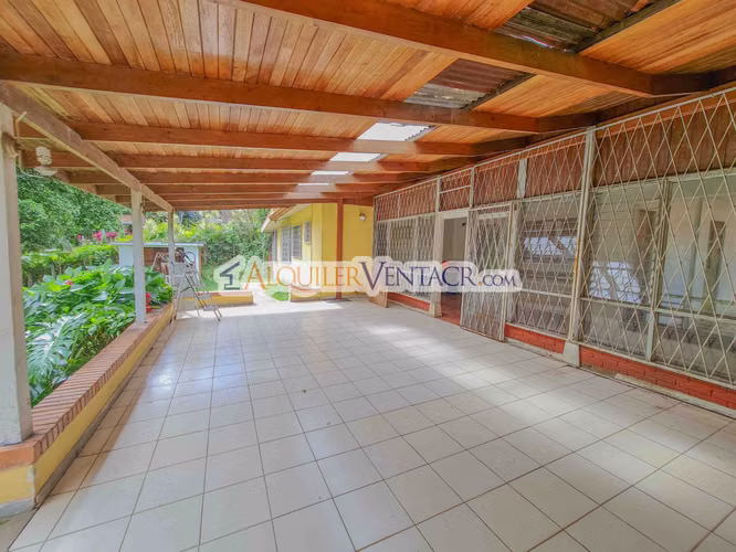 LAURELES ESCAZU! PROPIEDAD PARA REMODELAR CON 1.436 M2 DE TERRENO - Imagen 13