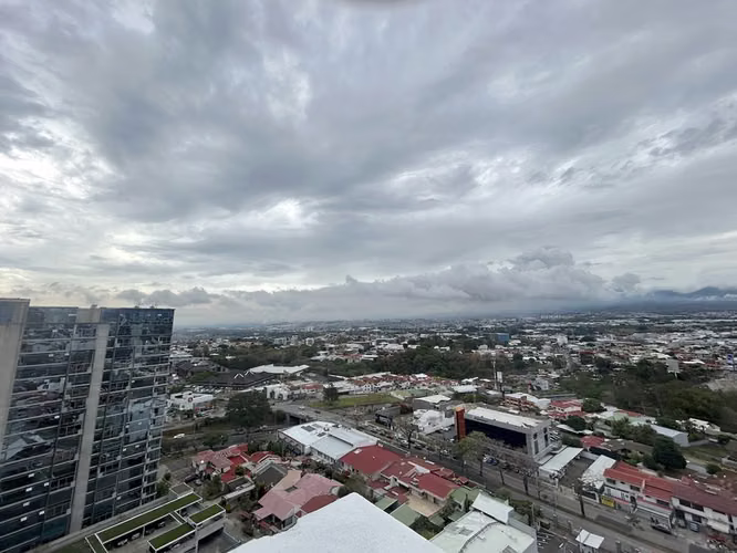 Exclusivo Penthouse de 3 Habitaciones, 2 Baños en Venta en Nunciatura, Rohrmoser ID 26471
