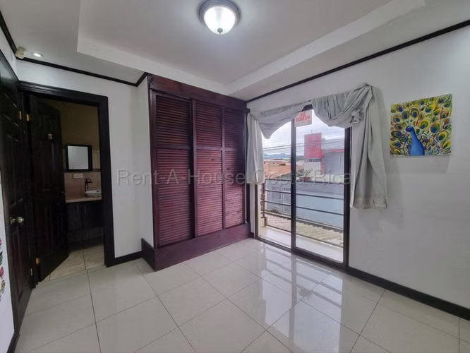 Venta de Casa en Residencial Monserrat - Concepción de Tres Ríos.