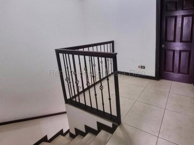Venta de Casa en Residencial Monserrat - Concepción de Tres Ríos.