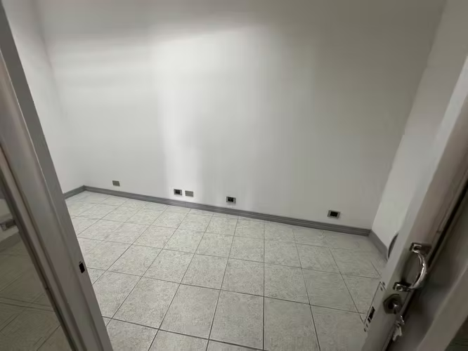 ALQUILER O VENTA DE LOCAL COMERCIAL EN ROHRMOSER - Imagen 9