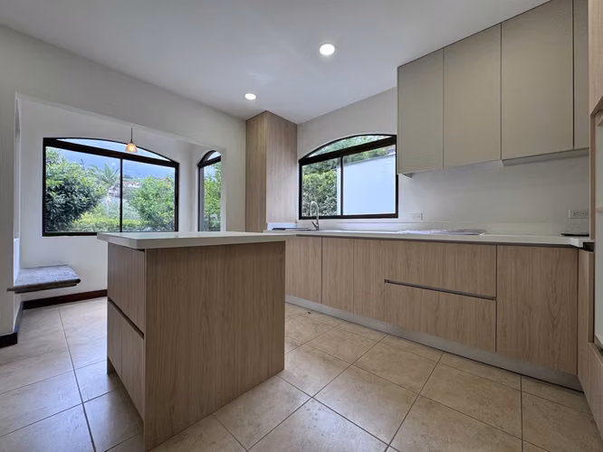 Venta de casa en Exclusivo Condominio -San Juan de La Unión