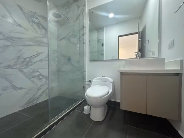 Comoda y Moderna casa en Alquiler en Guachipelin de Escazu con Linea Blanca - Imagen 11