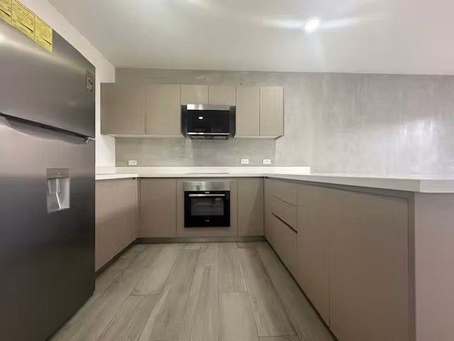 Comoda y Moderna casa en Alquiler en Guachipelin de Escazu con Linea Blanca - Imagen 2