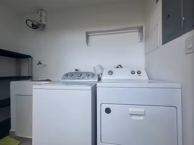 Comoda y Moderna casa en Alquiler en Guachipelin de Escazu con Linea Blanca - Imagen 5