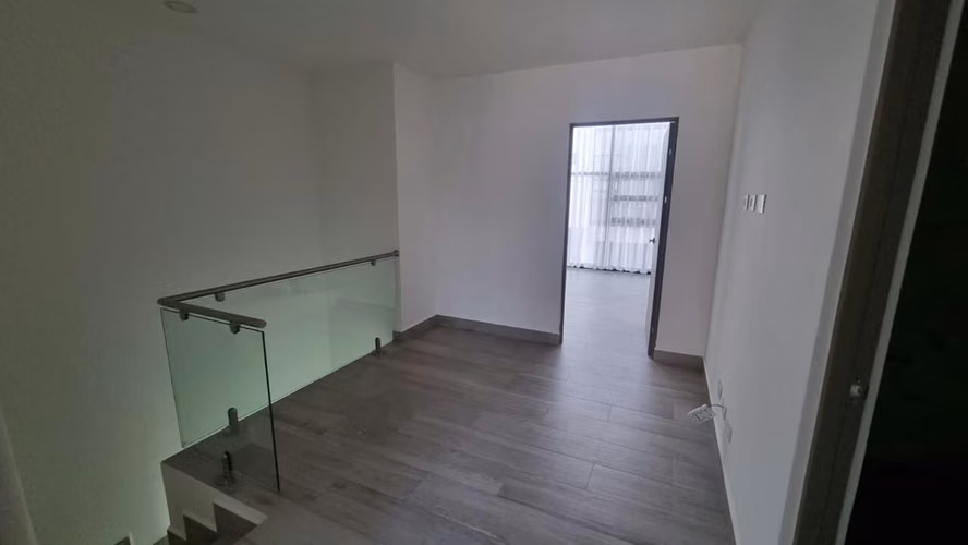 Comoda y Moderna casa en Alquiler en Guachipelin de Escazu con Linea Blanca - Imagen 14