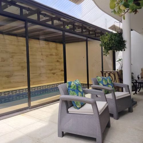 Casa con habitación en primer nivel en Guayabos, Curridabat