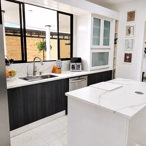 Casa con habitación en primer nivel en Guayabos, Curridabat