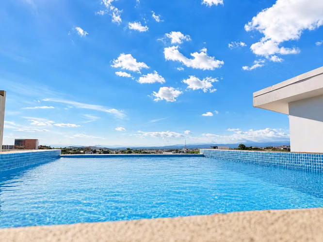 For sale Sabana 136 m2 semi-furnished like new