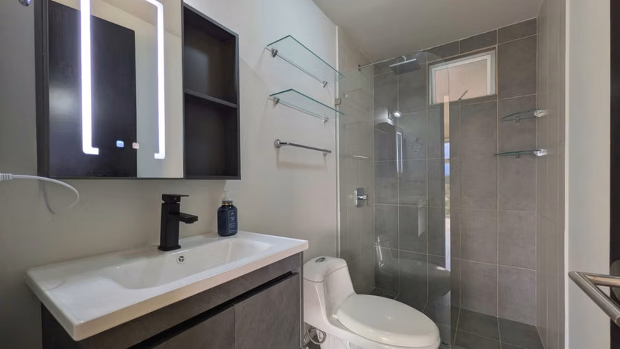 Se alquila amplio apartamento en Condominio Torres de Granadilla – Curridabat - Imagen 3