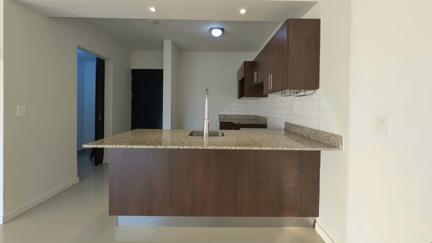 Se alquila amplio apartamento en Condominio Torres de Granadilla – Curridabat - Imagen 7