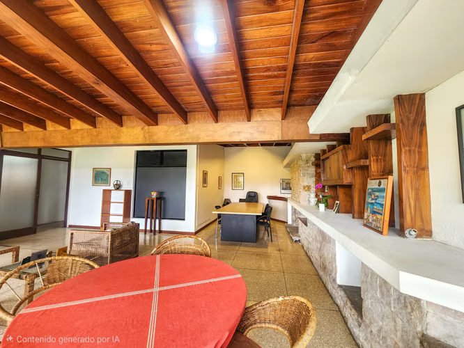 Venta de Casa con uso de suelo mixto en Barrio Escalante | 420 m²