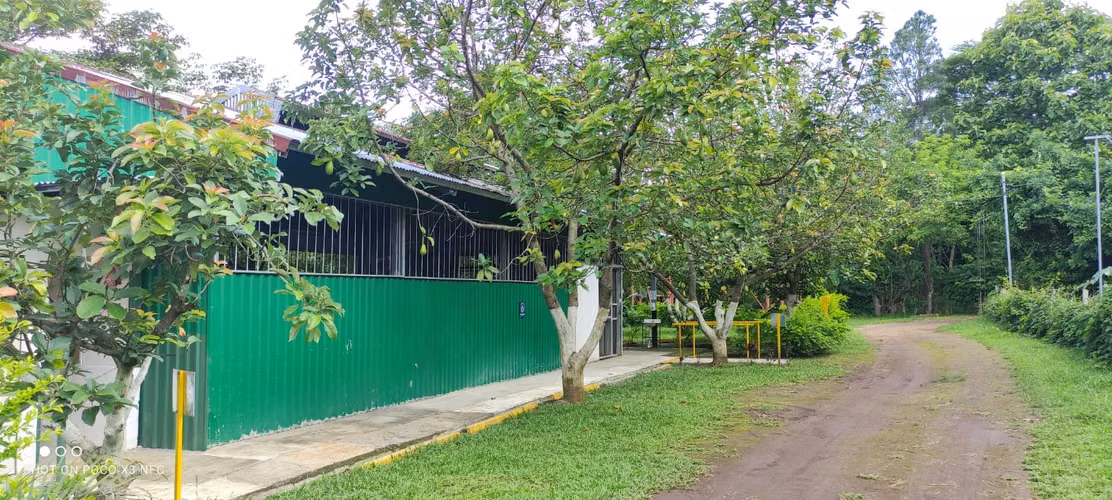 Propiedad con Casa, Apartamento y Bodega, en Orotina, Alajuela