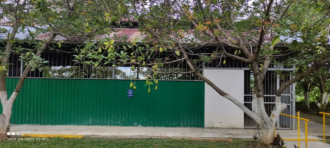 Propiedad con Casa, Apartamento y Bodega, en Orotina, Alajuela