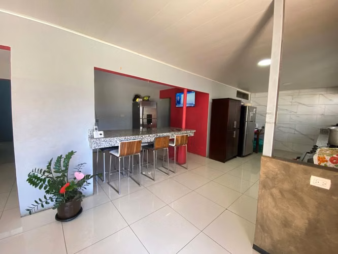 Propiedad con Casa con jardín y Local Comercial en Grecia, Alajuela - Imagen 5