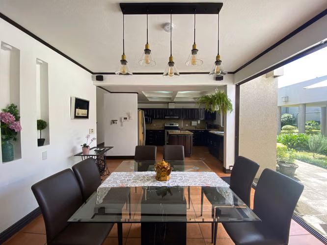 CASA PARA VENTA, EN GUAYABOS DE CURRIDABAT. 33-242
