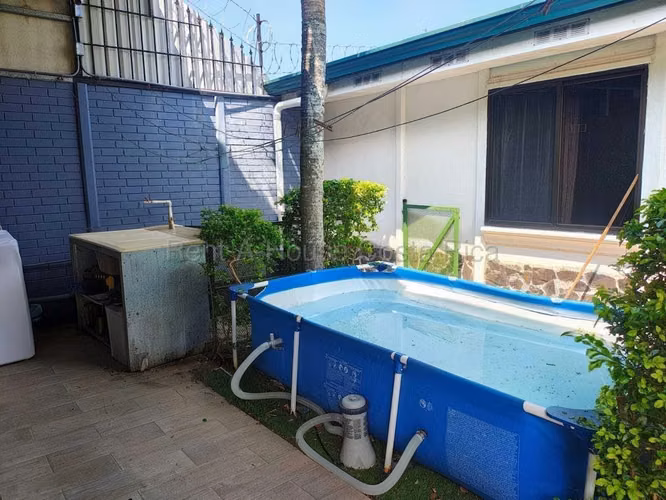 Venta de Casa Esquinera - Residencial El Portillo, Turrúcares EB26-1882
