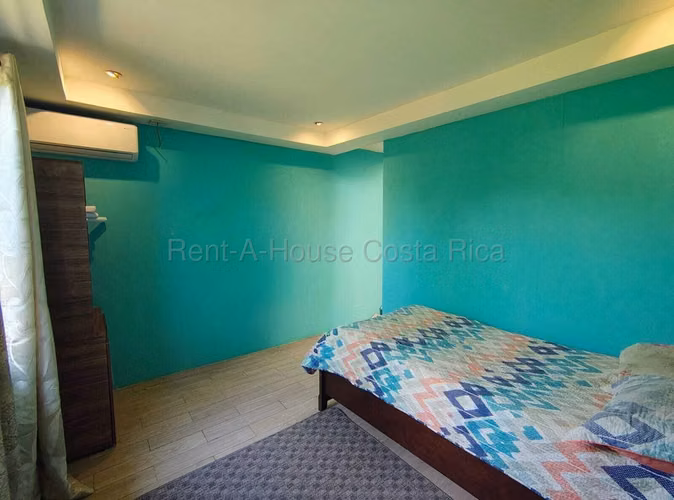 Venta de Casa Esquinera - Residencial El Portillo, Turrúcares EB26-1882