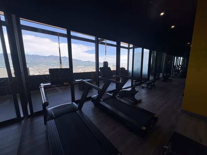 *Venta de apartamento estudio  nuevo en Torre en Barrio Escalante.