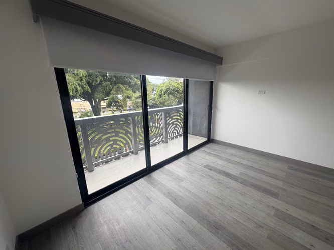 *Venta de apartamento estudio  nuevo en Torre en Barrio Escalante.