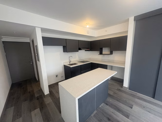 *Venta de apartamento estudio  nuevo en Torre en Barrio Escalante.