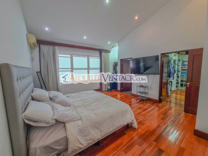 Trejos Montealegre x Avenida Escazú! Condominio de 311 m2 - Imagen 16