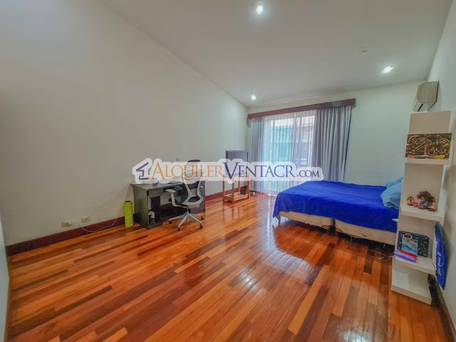 Trejos Montealegre x Avenida Escazú! Condominio de 311 m2 - Imagen 19