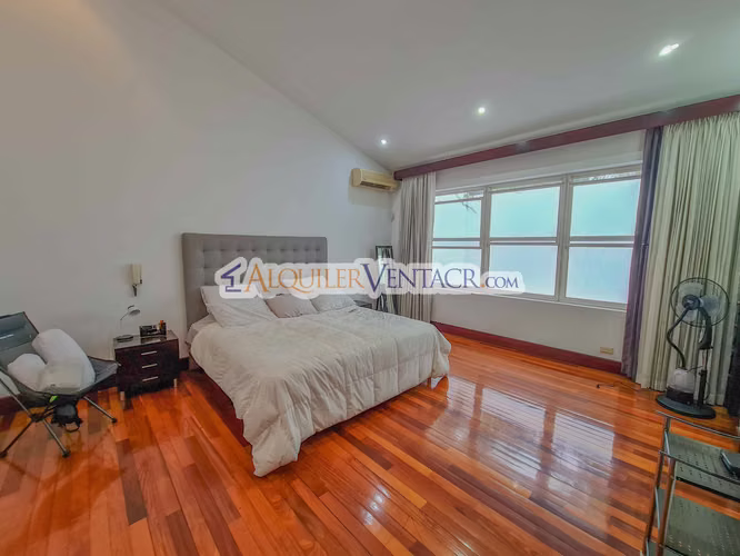 Trejos Montealegre x Avenida Escazú! Condominio de 311 m2 - Imagen 15