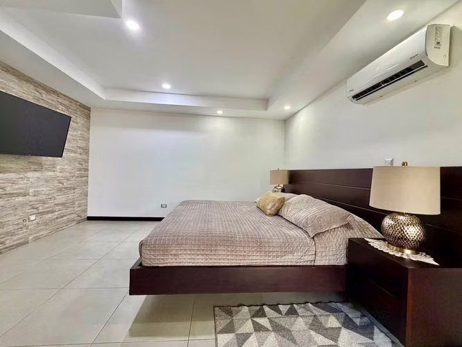 ALQUILER DE CASA AMUEBLADA EN CONDOMINIO EN POZOS DE SANTA ANA - Imagen 14
