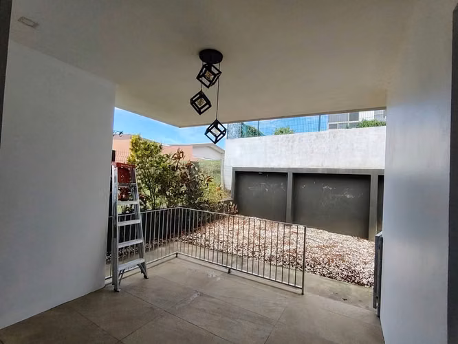 ¡Hermosa casa como nueva en venta! Condominio Montezuma, Grecia, Alajuela