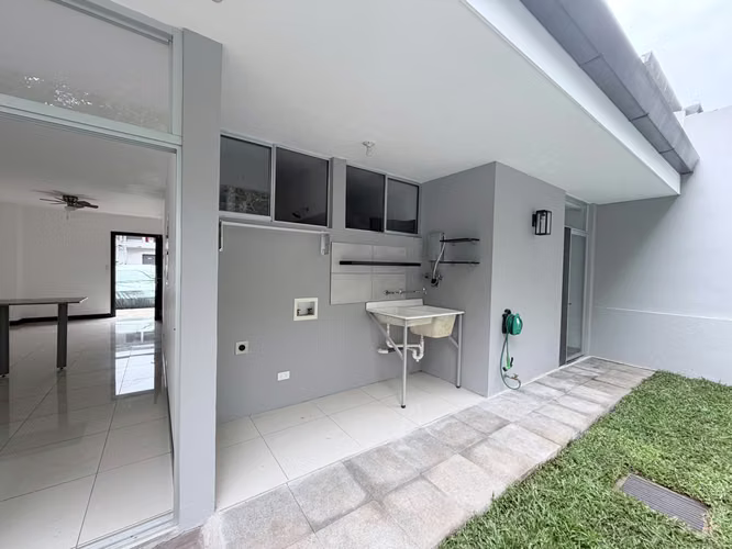 ALQUILER DE APARTAMENTO 3 HABITACIONES EN CONDOMINIO en Desamparados (AS) - Imagen 4