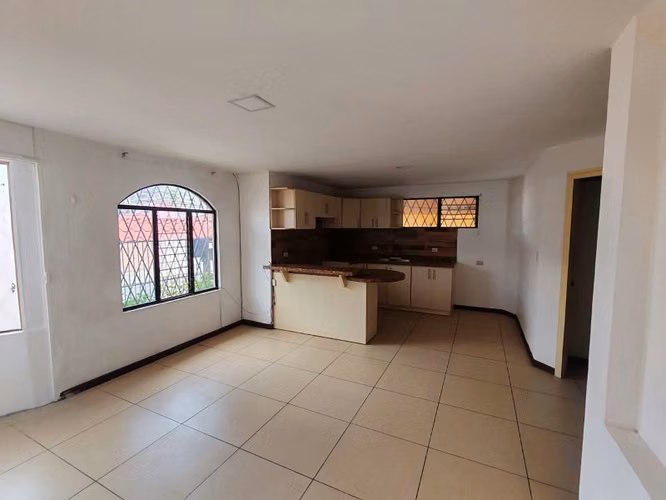 Condominio Deney, Pavas